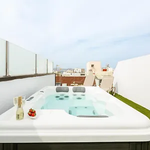 luxury-penthouse-la-strada.in-canary-islands.com/